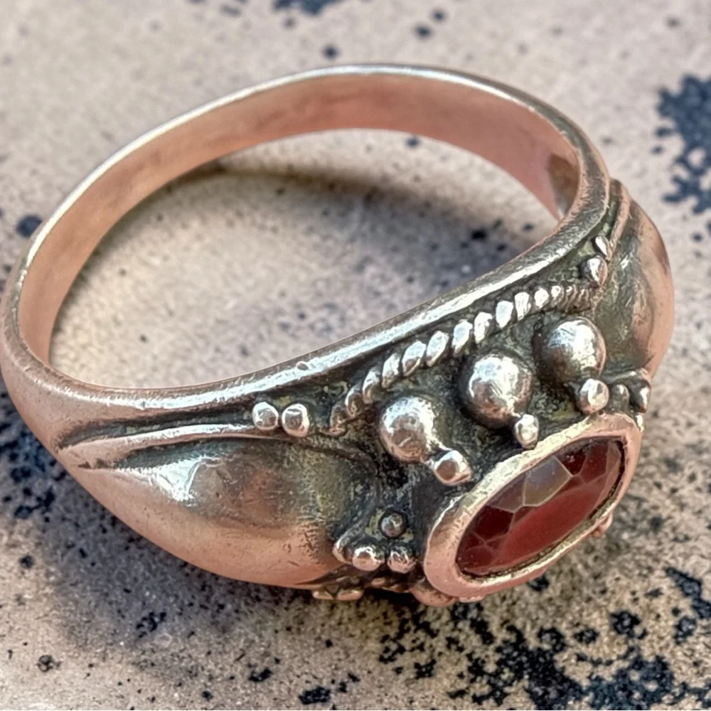 Beautiful Vintage Silver Garnet Statement Ring in Size 8 - Picture 3 of 6